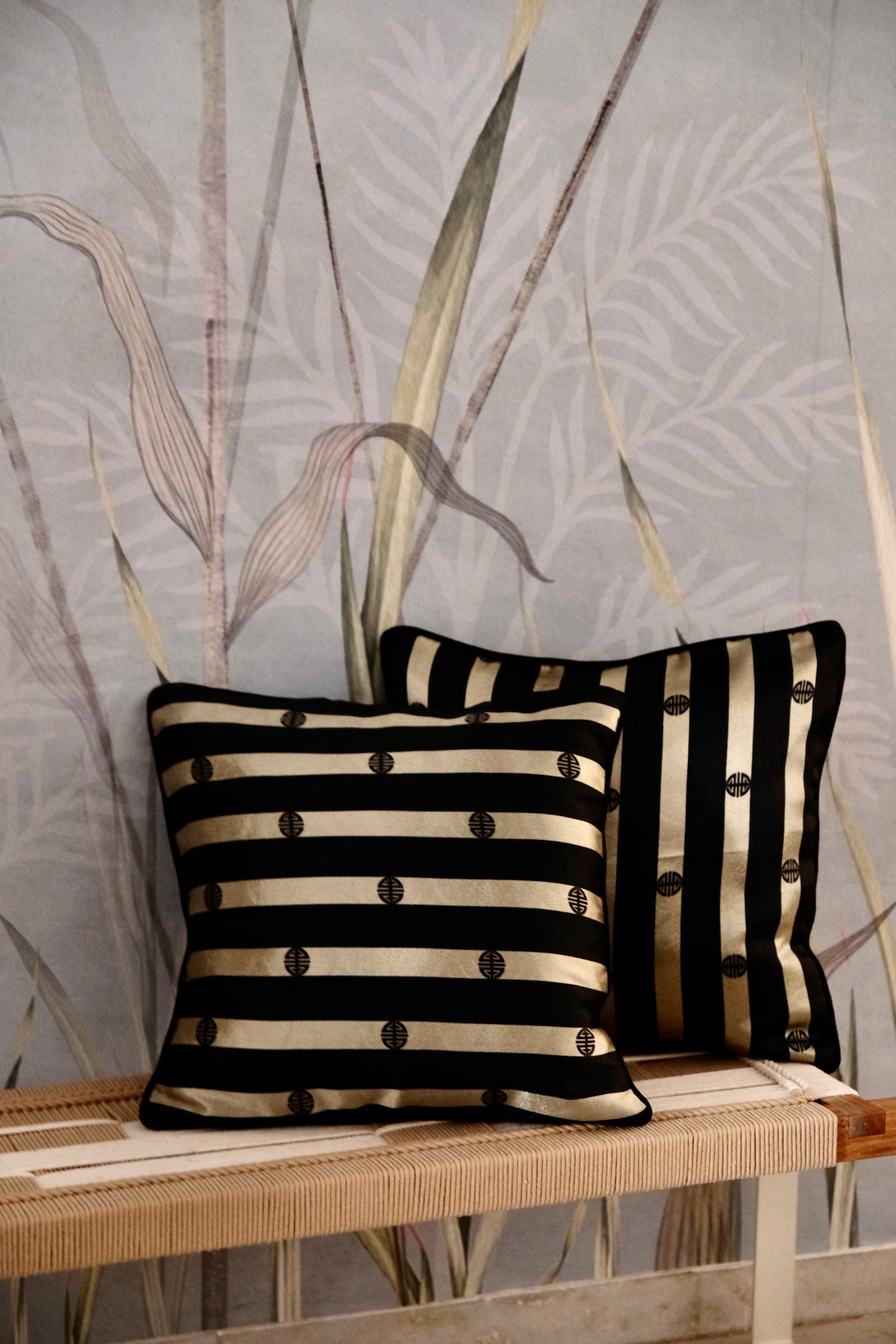 ZAYA SILK CUSHION - BLACK AND GOLD