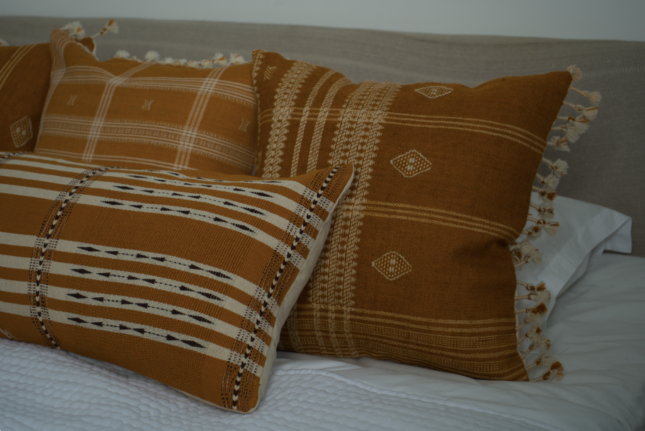 REVA HANDWOVEN LUMBAR - CARAMEL