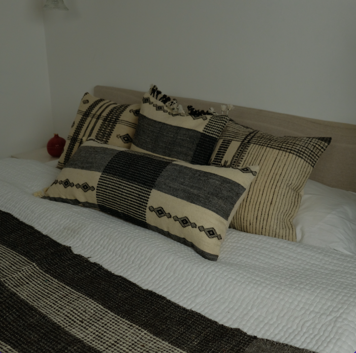TAPI LUMBAR PILLOW - GREY AND WHITE