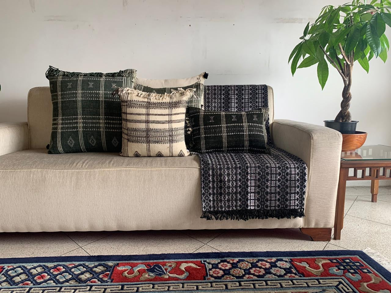 RAISU CUSHION - IVORY 2