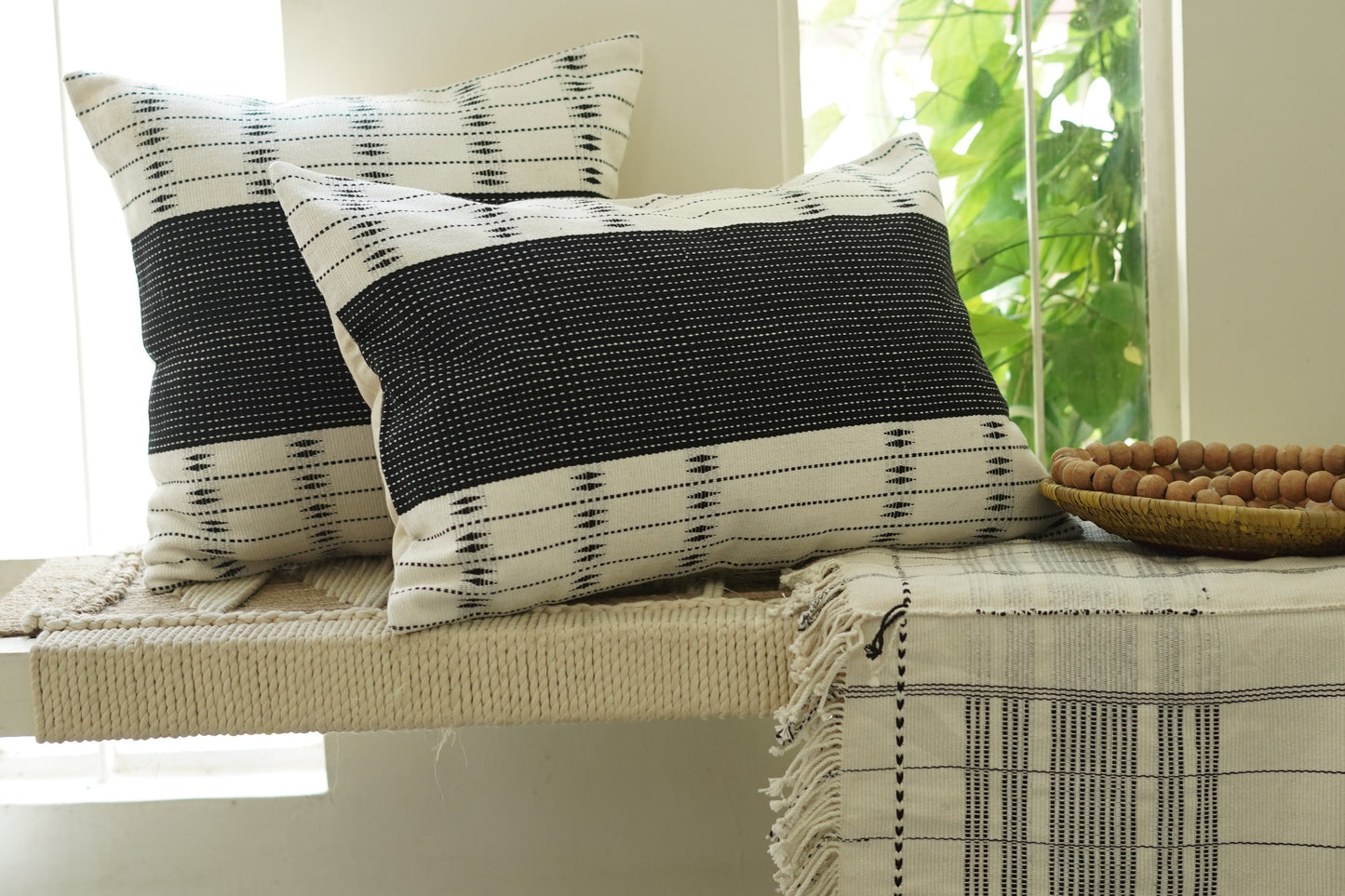 OLE CUSHION - BLACK AND WHITE