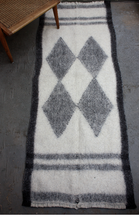 RADHI HANDWOVEN RUG - MONOCHROME