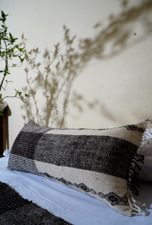 TAPI LUMBAR PILLOW - GREY AND WHITE