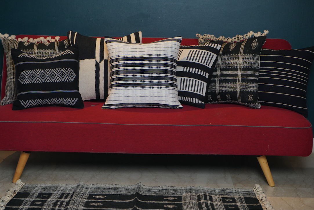 YAZA CUSHION - BLACK AND WHITE