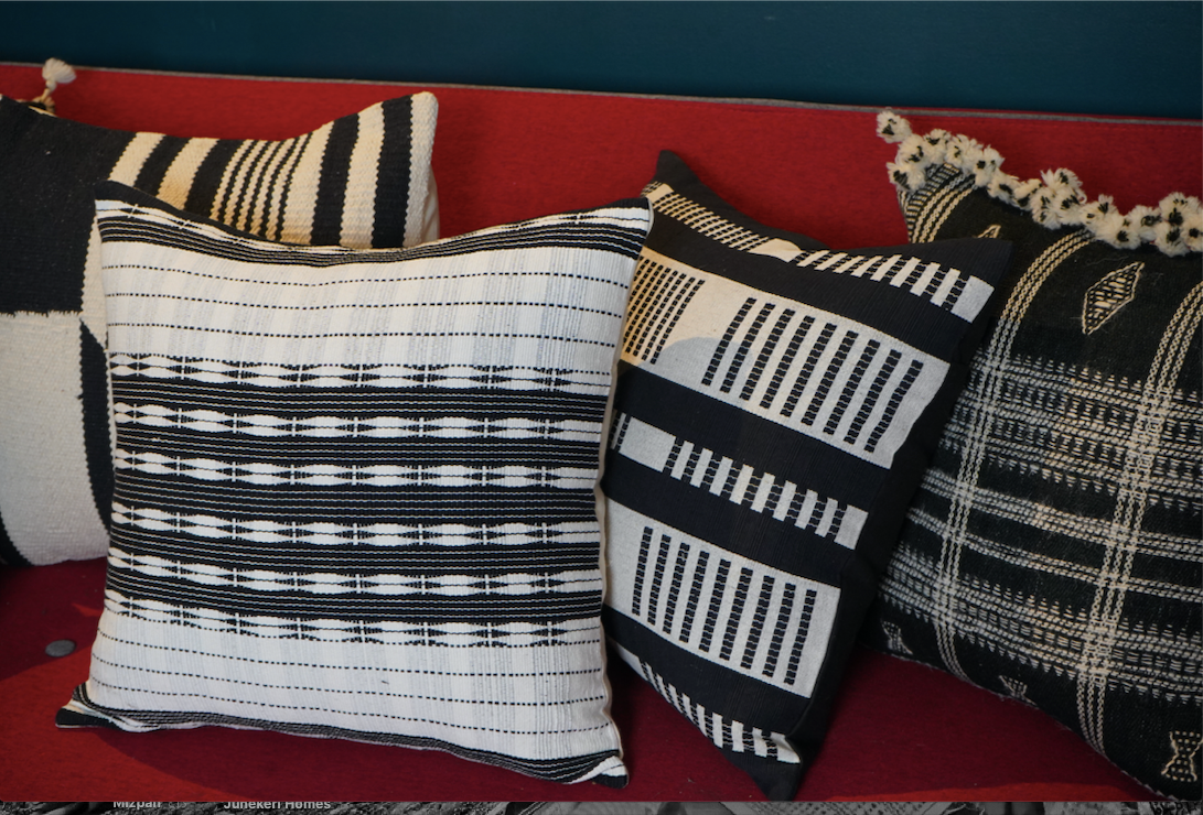 YAZA CUSHION - BLACK AND WHITE