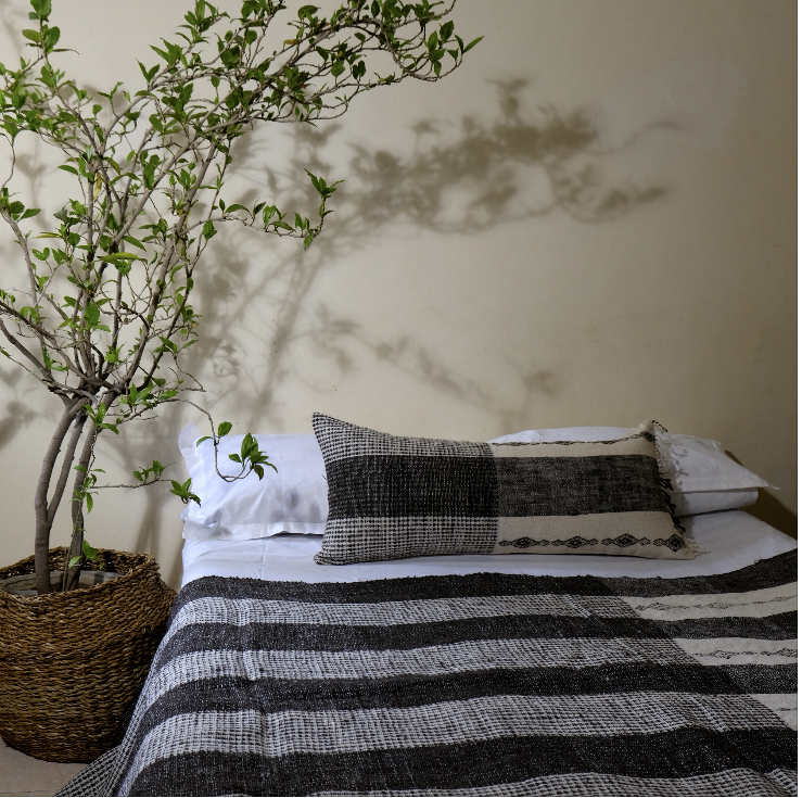 AMAYA HANDWOVEN THROW - BLACK AND GREY
