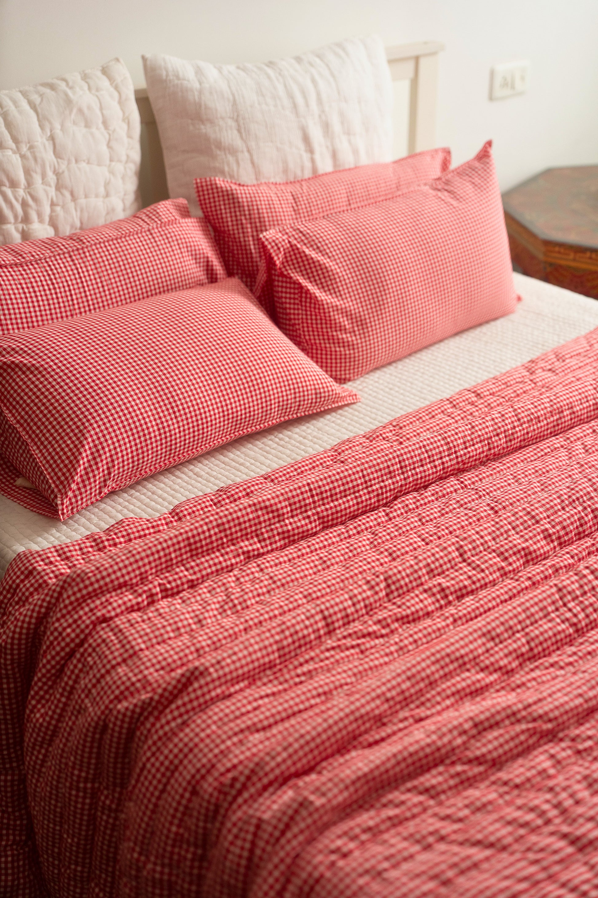 LAC CHECK AND STRIPE REVERSIBLE QUILT SET - RED