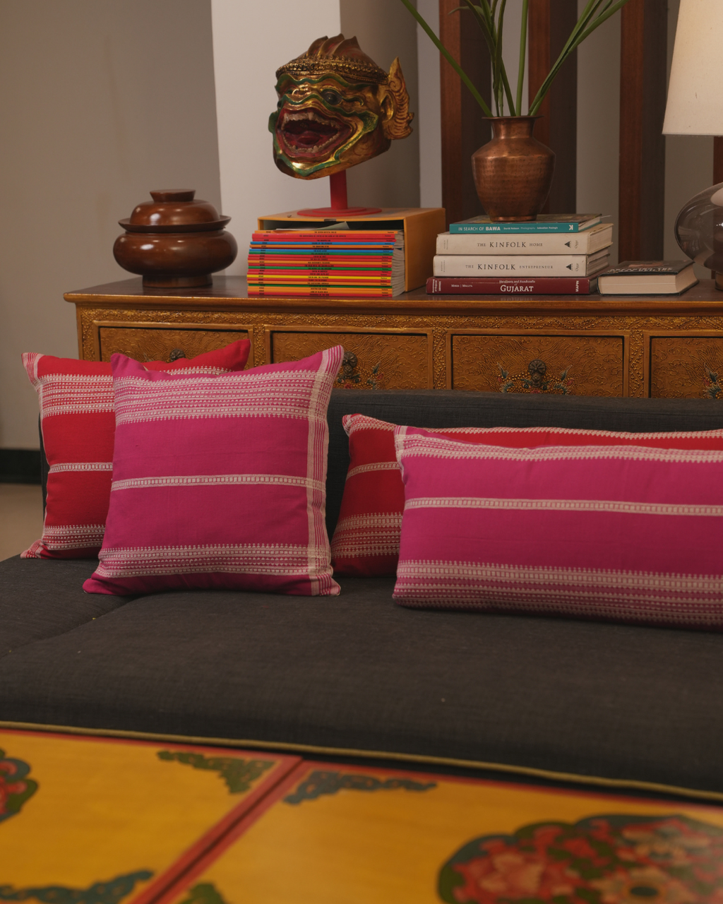 METOK HAND-PAINTED FOLDING TABLE - FLORAL