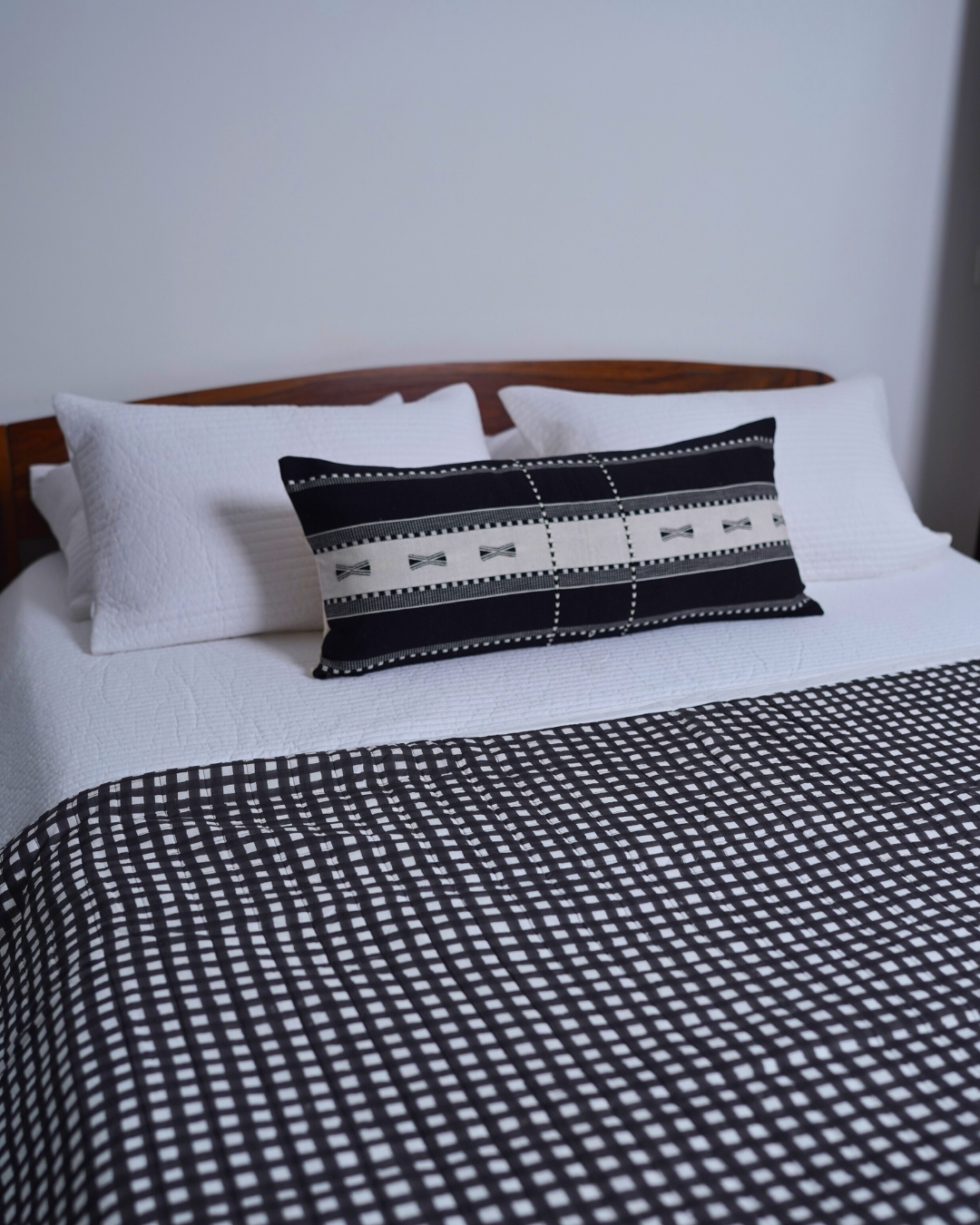 ALP HANDWOVEN LUMBAR - MONOCHROME