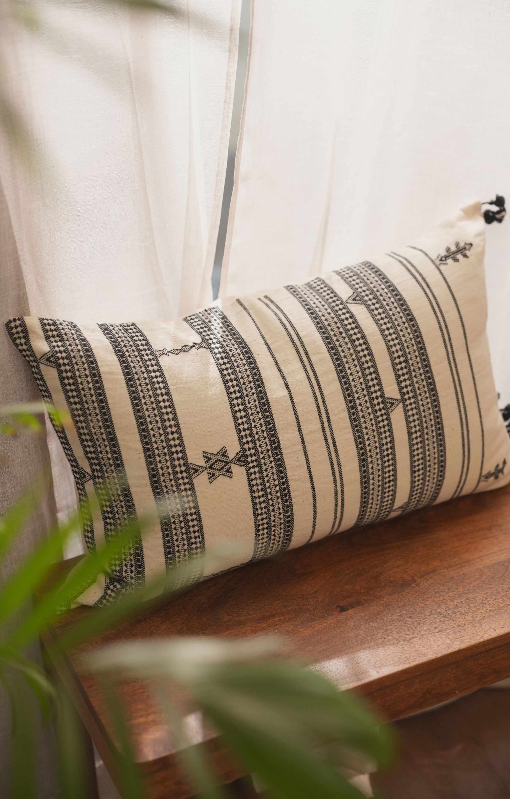 NOOL HANDWOVEN LUMBAR - IVORY AND BLACK