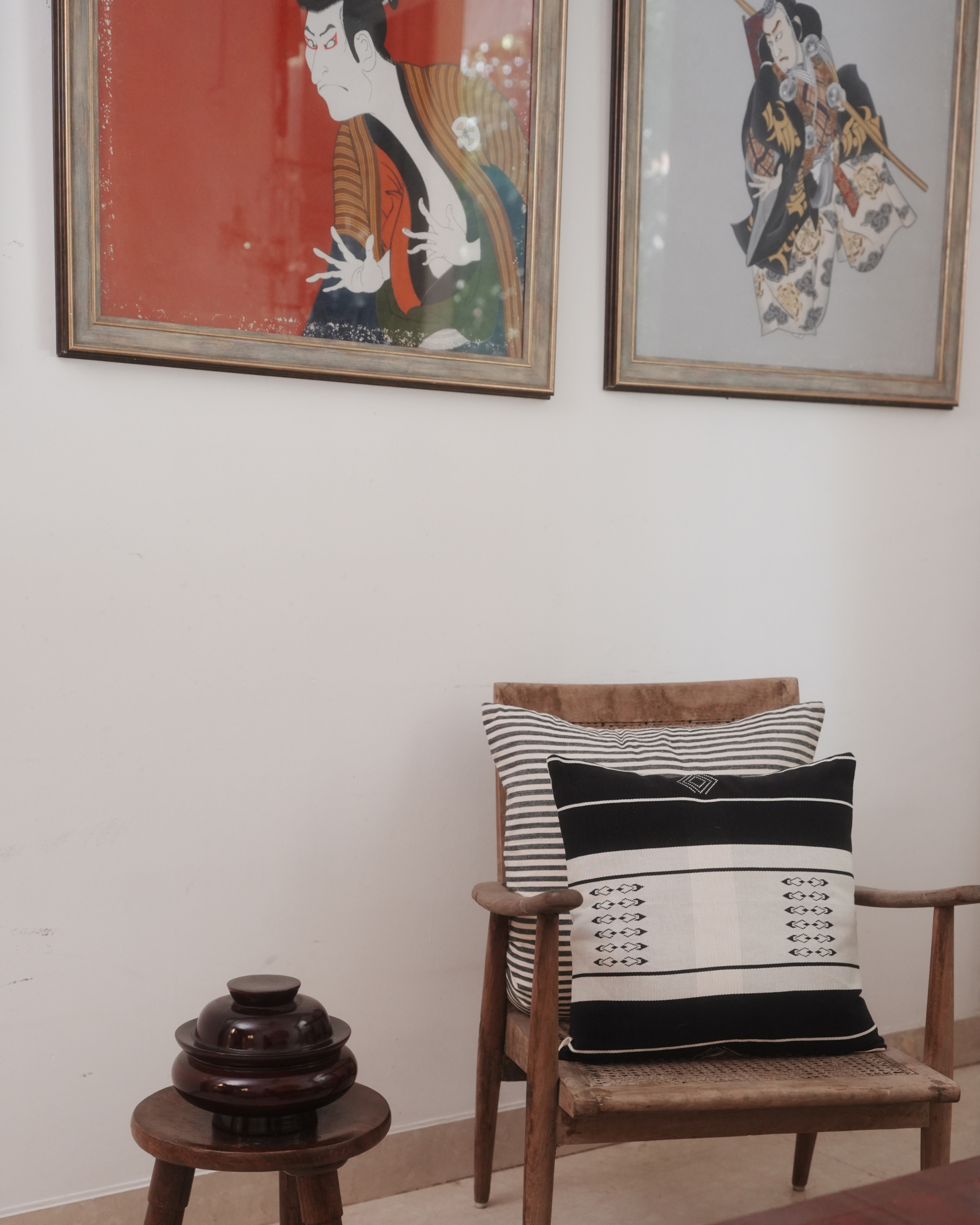 EKU HANDWOVEN CUSHION - MONOCHROME