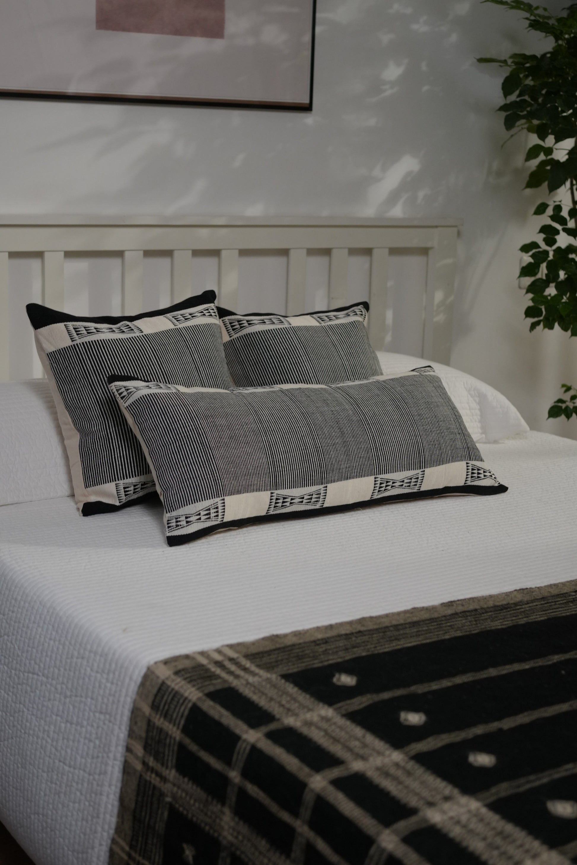 ARO HANDWOVEN CUSHION - MONOCHROME