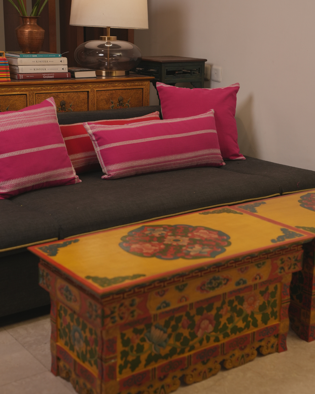 METOK HAND-PAINTED FOLDING TABLE - FLORAL