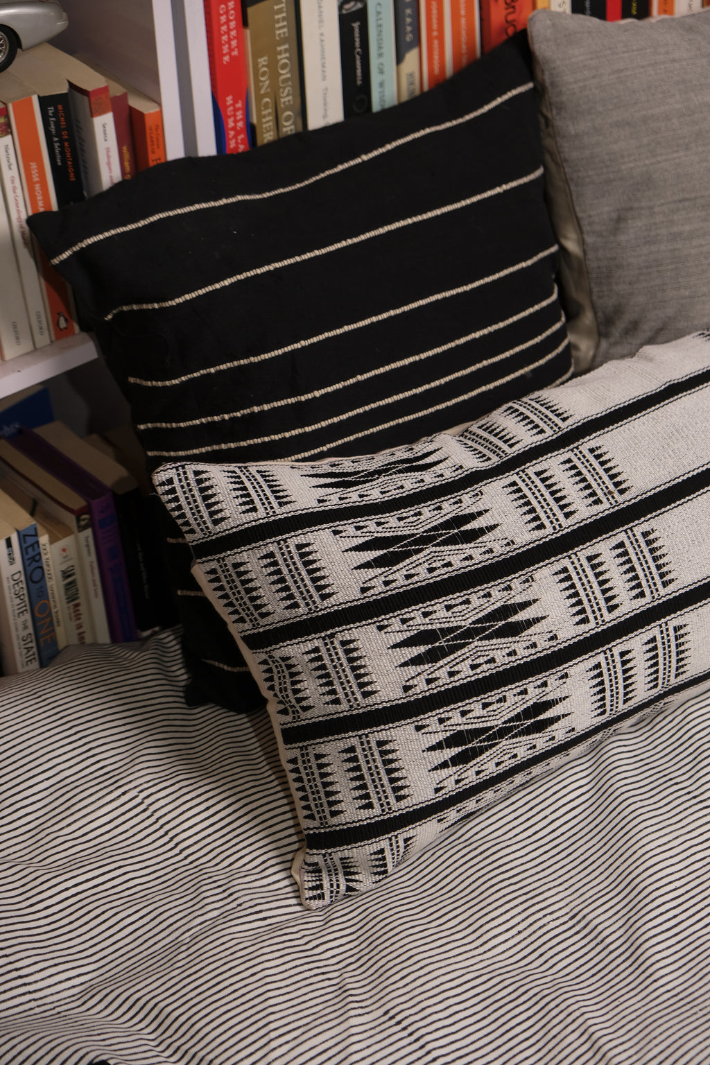 PEPPER HANDWOVEN LUMBAR - MONOCHROME