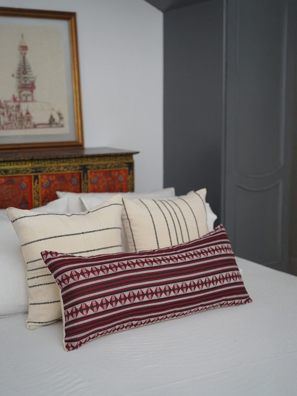 KARNIT HANDWOVEN LUMBAR - PLUM