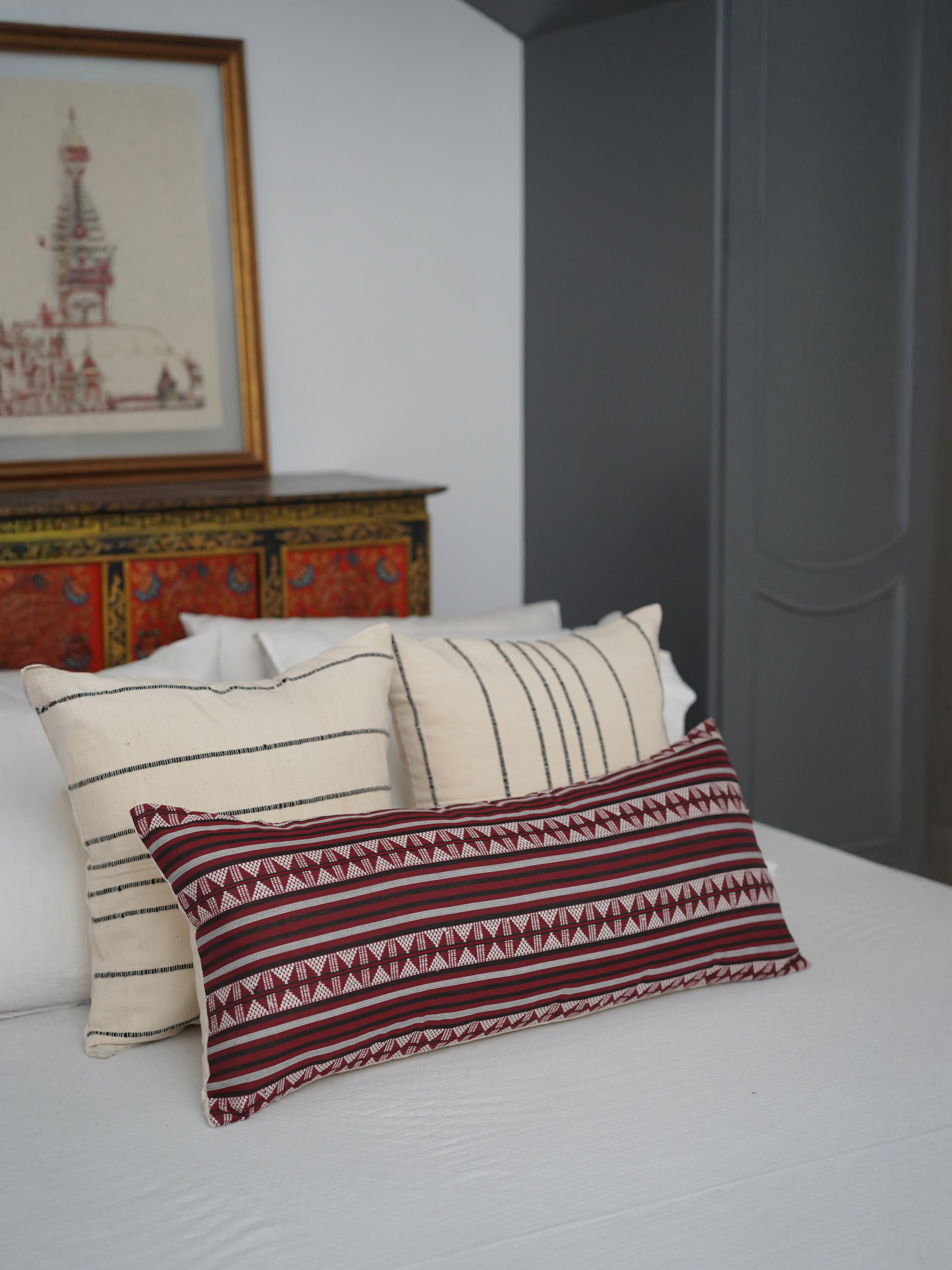 KARNIT HANDWOVEN LUMBAR - PLUM