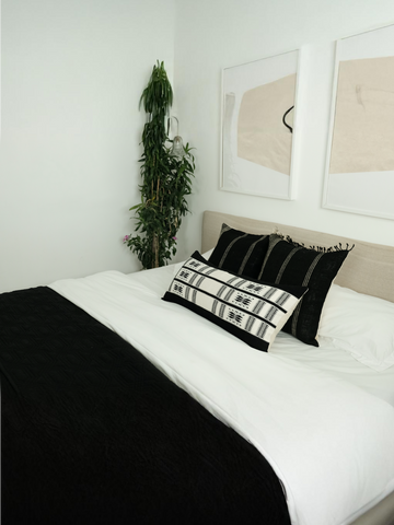 MENDA HANDWOVEN LUMBAR - MONOCHROME