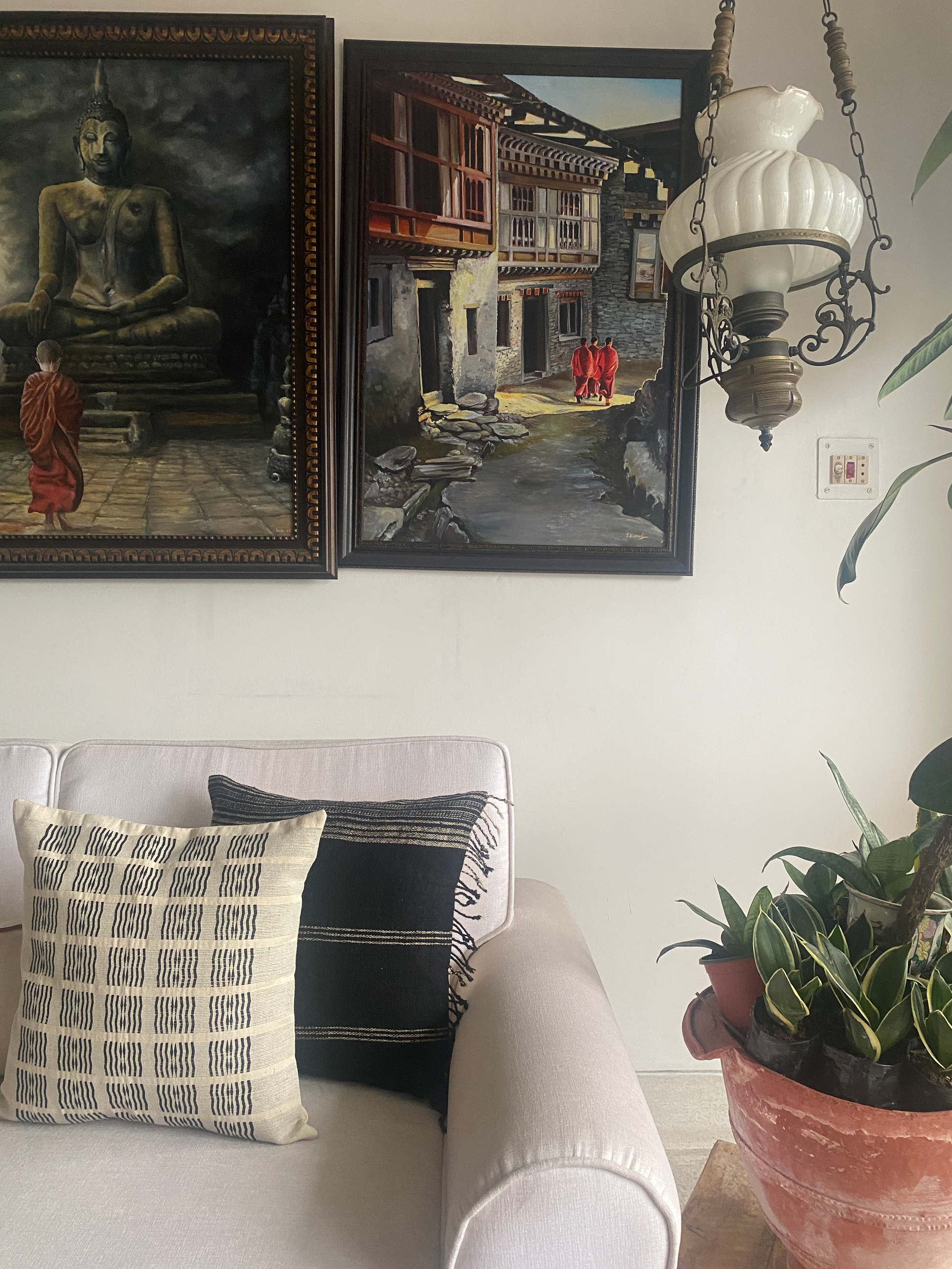 ALILA CUSHION - MONOCHROME