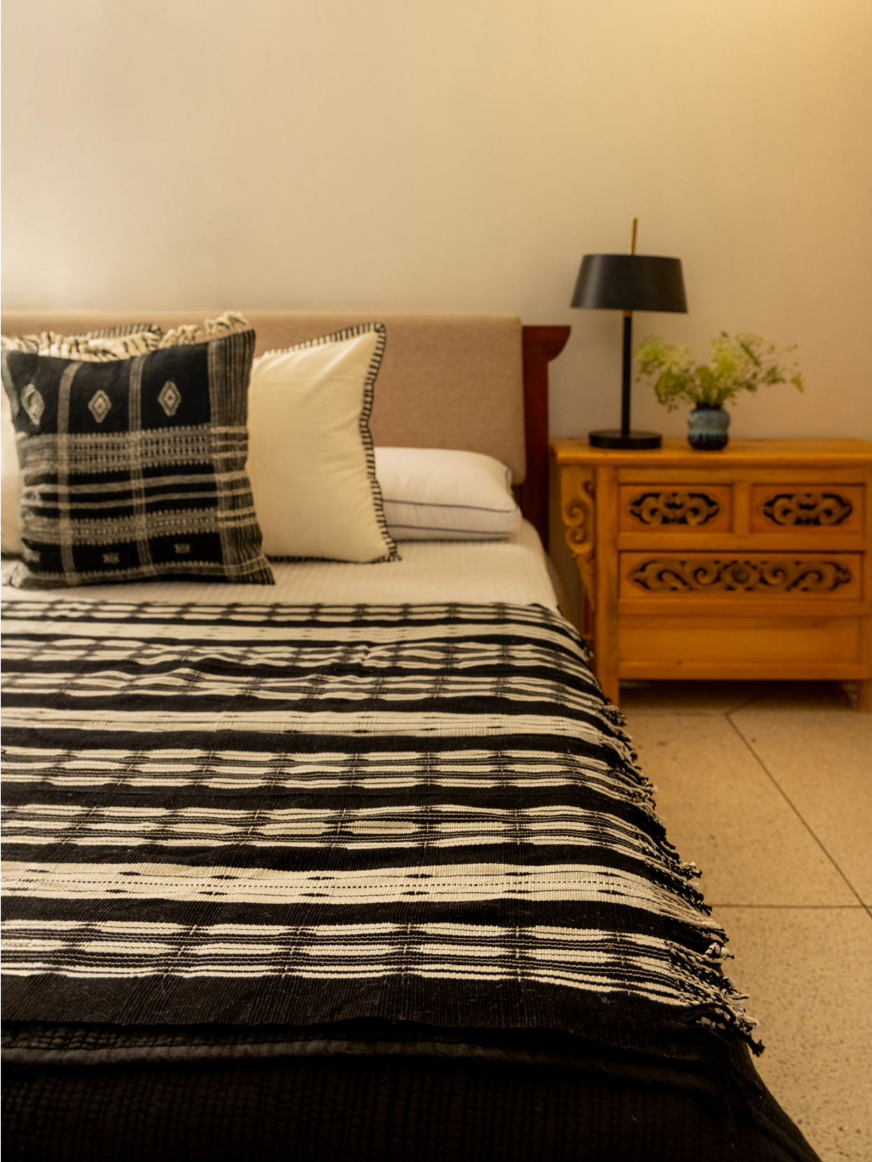 NAIN HANDWOVEN THROW - MONOCHROME