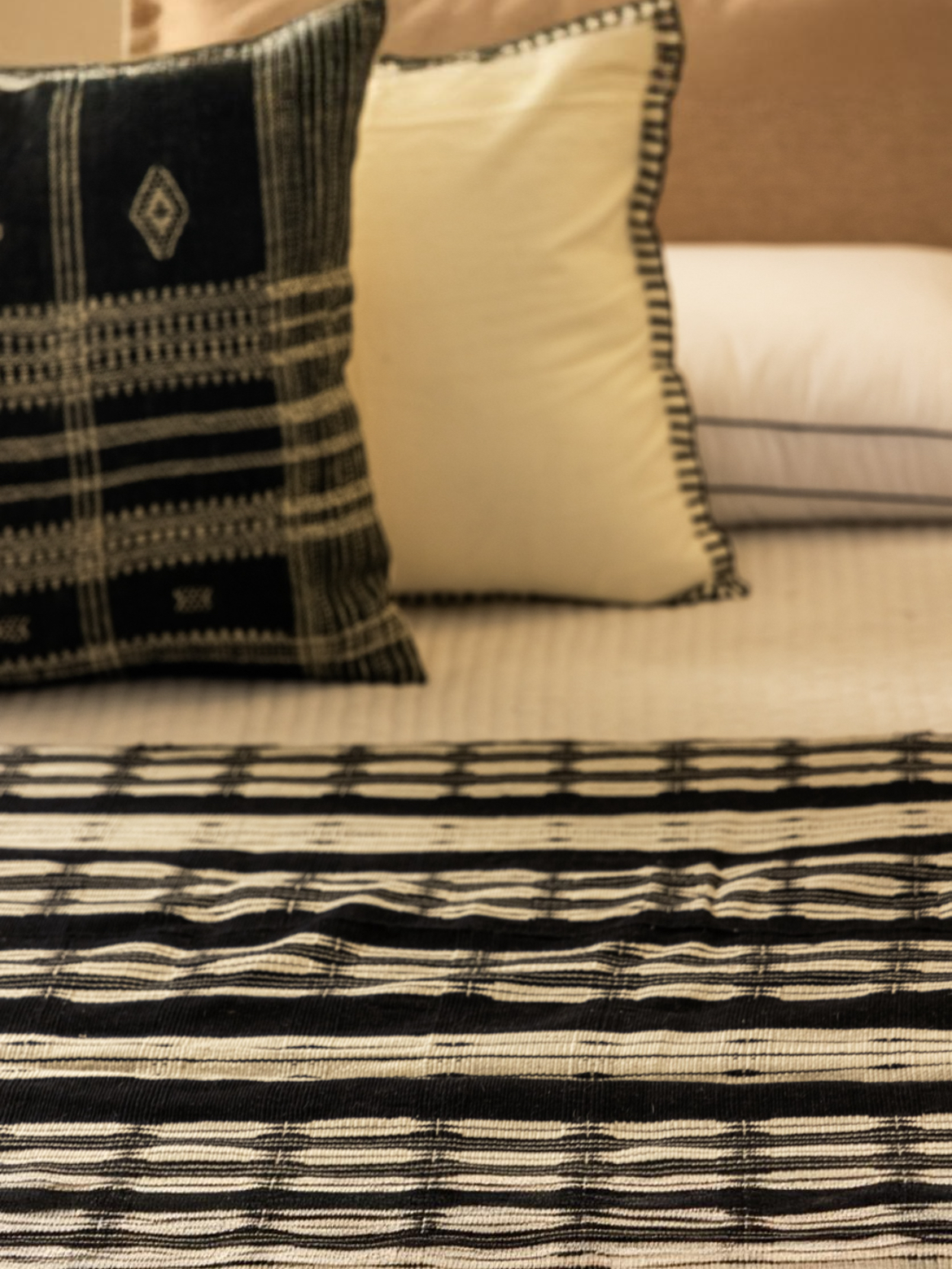 NAIN HANDWOVEN THROW - MONOCHROME