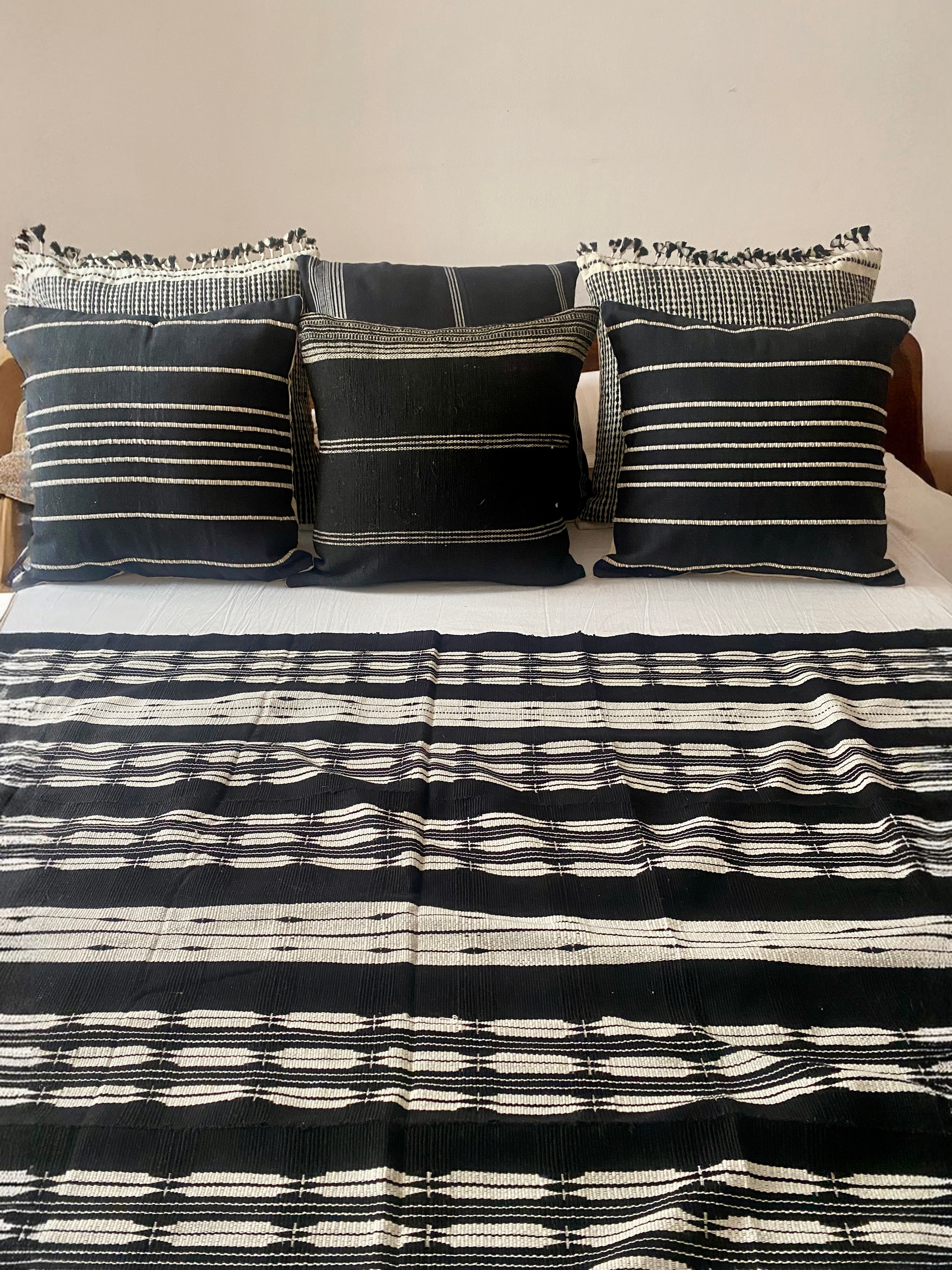 NAIN HANDWOVEN THROW - MONOCHROME