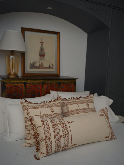 ARATA HANDWOVEN CUSHION - CARAMEL