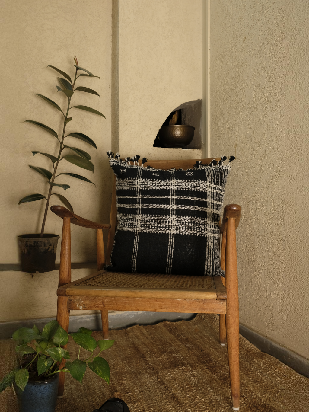 NING HANDWOVEN CUSHION  - MONOCHROME