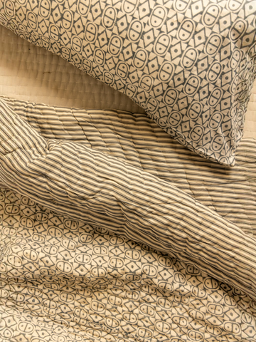 LUCA REVERSIBLE QUILT -  CHALK GREY