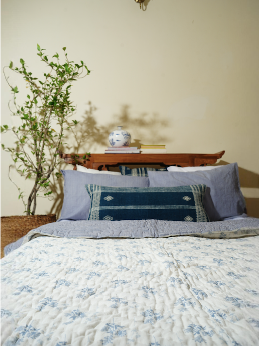 HIMAL REVERSIBLE QUILT - SKY BLUE