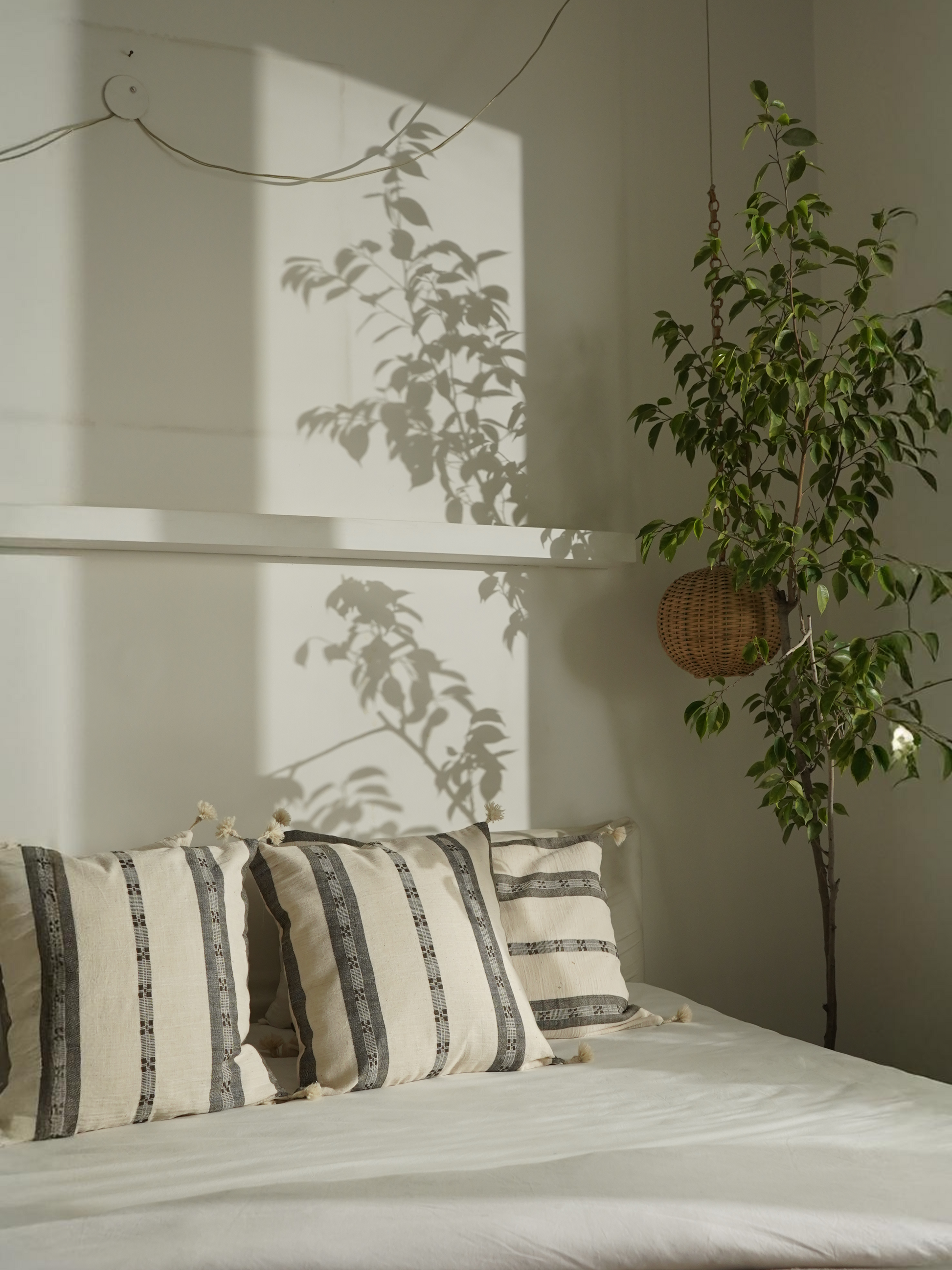 MOONY CUSHION - GREY