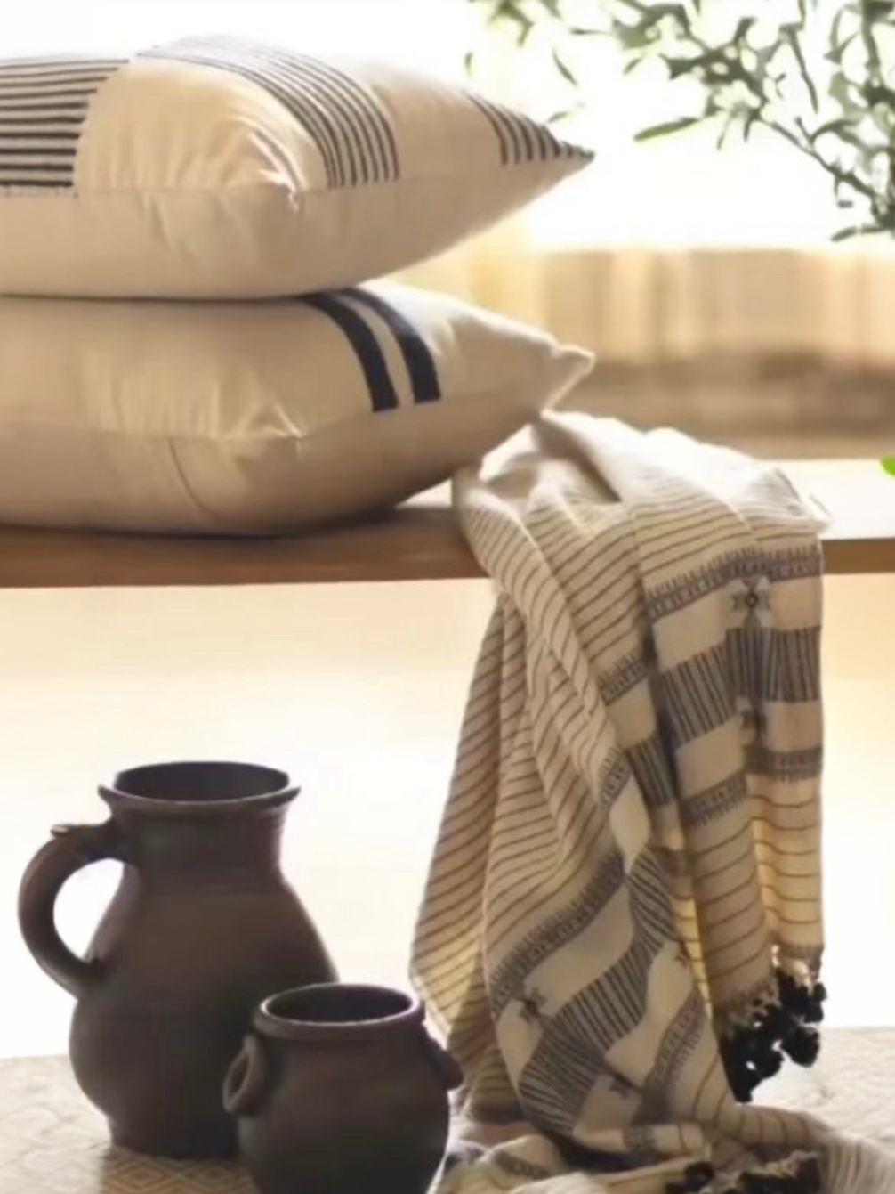 TAARI HANDWOVEN THROW - MONOCHROME