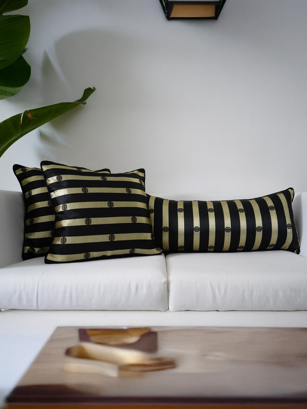 ZAYA SILK CUSHION - BLACK AND GOLD