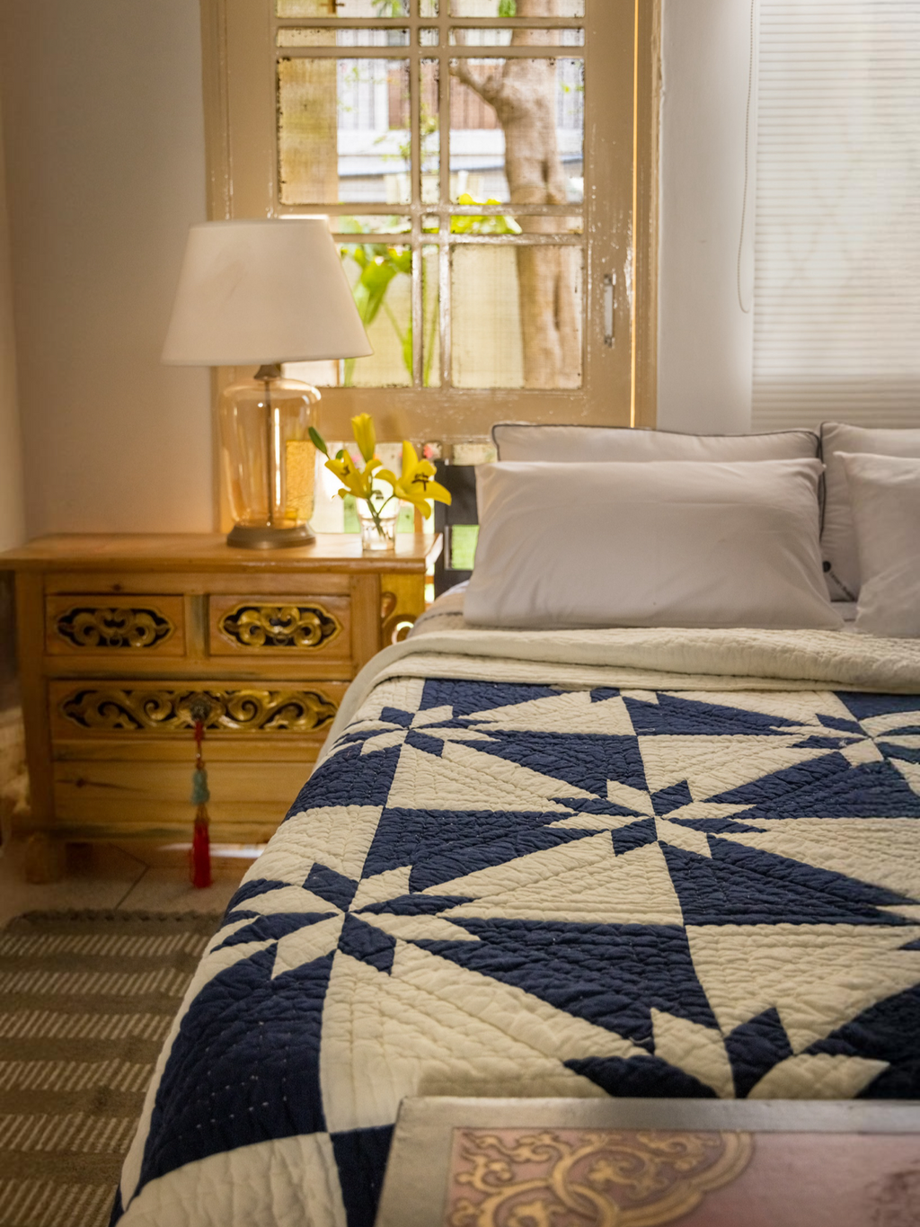 NILA PATCHWORK QUILT- INDIGO