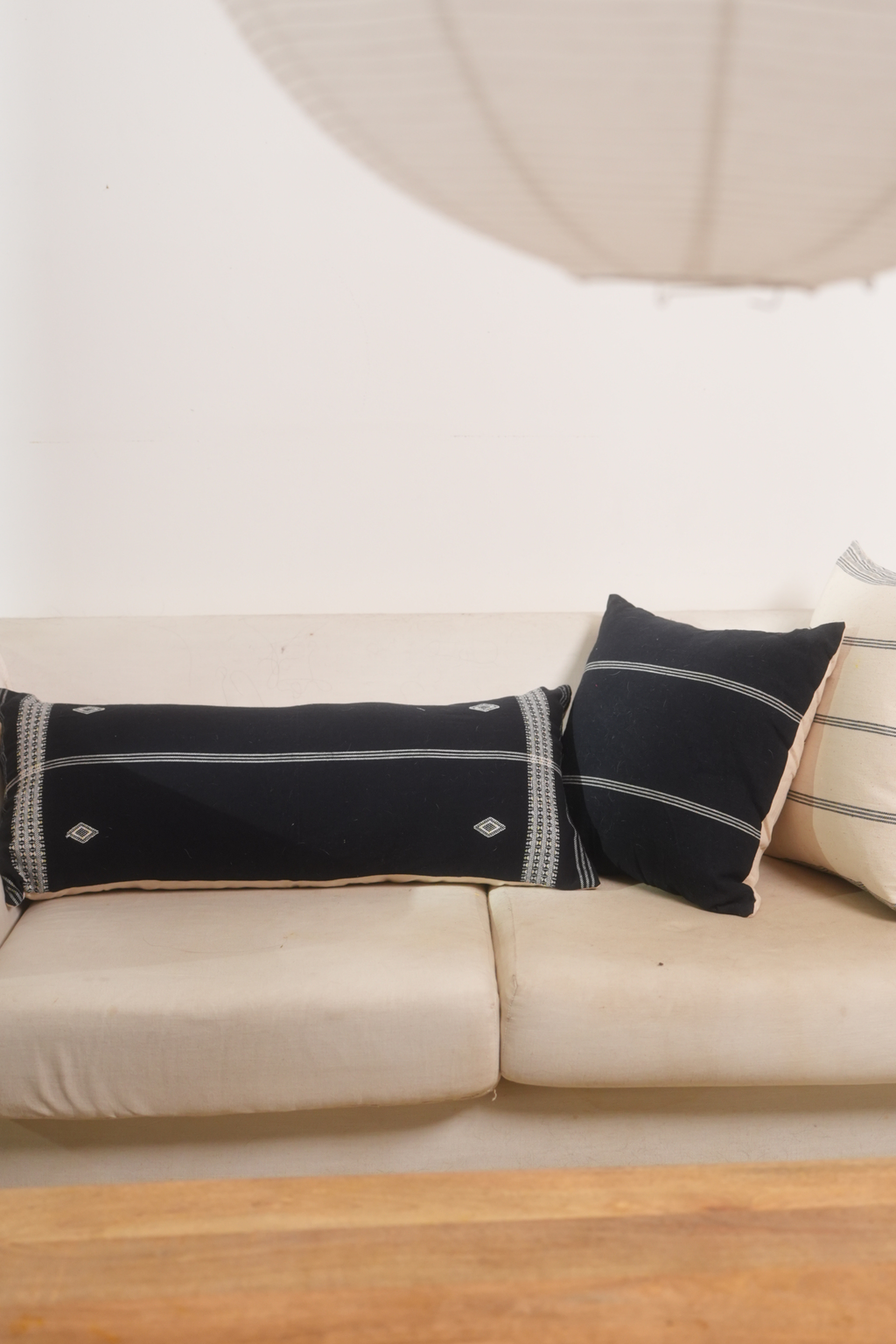 GRAPHITE HANDWOVEN LUMBAR - MONOCHROME