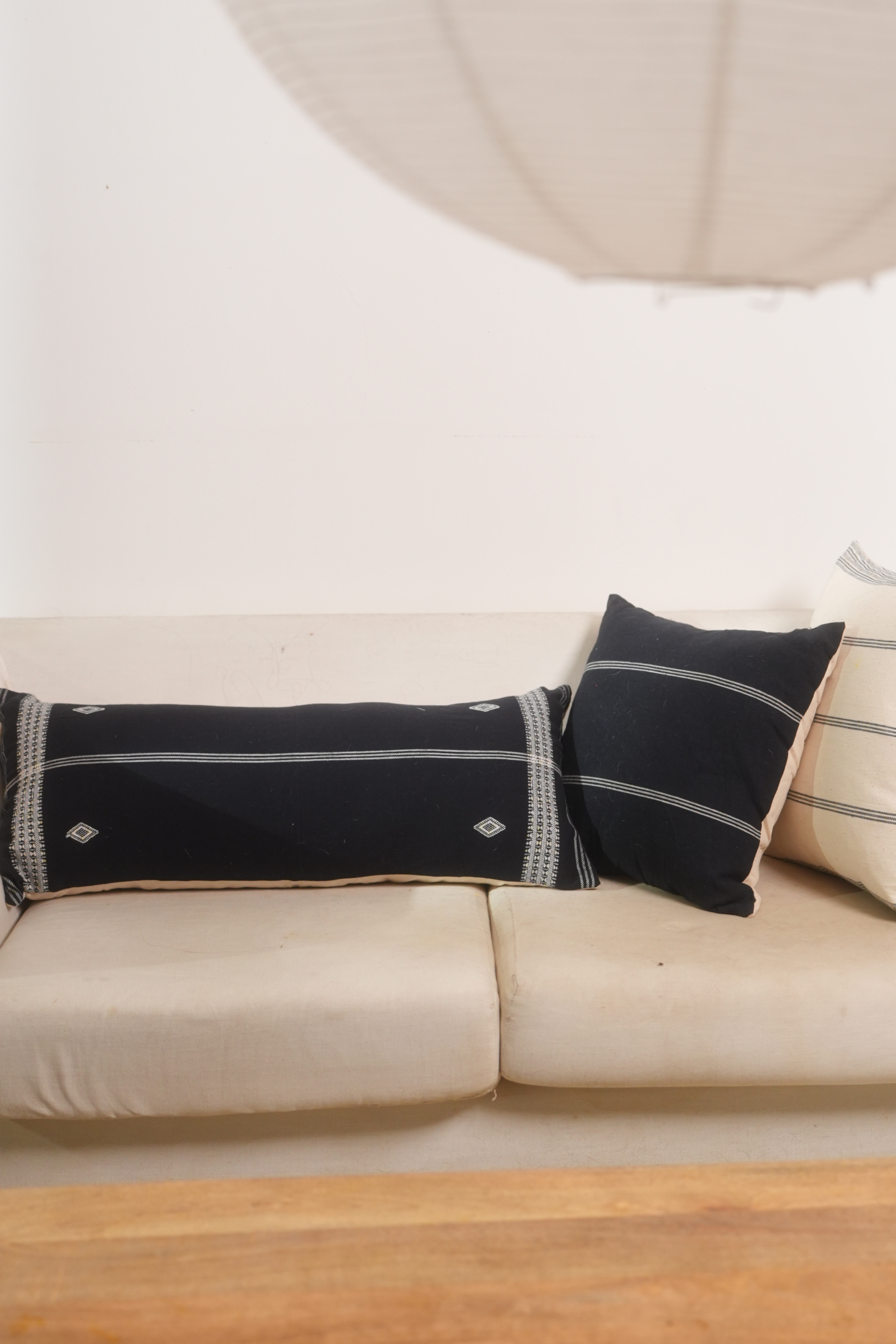 GRAPHITE HANDWOVEN LUMBAR - MONOCHROME