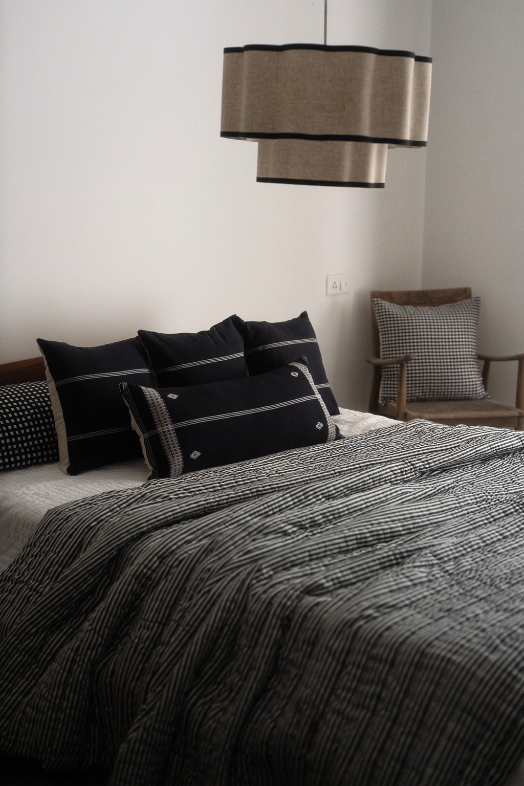 GRAPHITE HANDWOVEN LUMBAR - MONOCHROME
