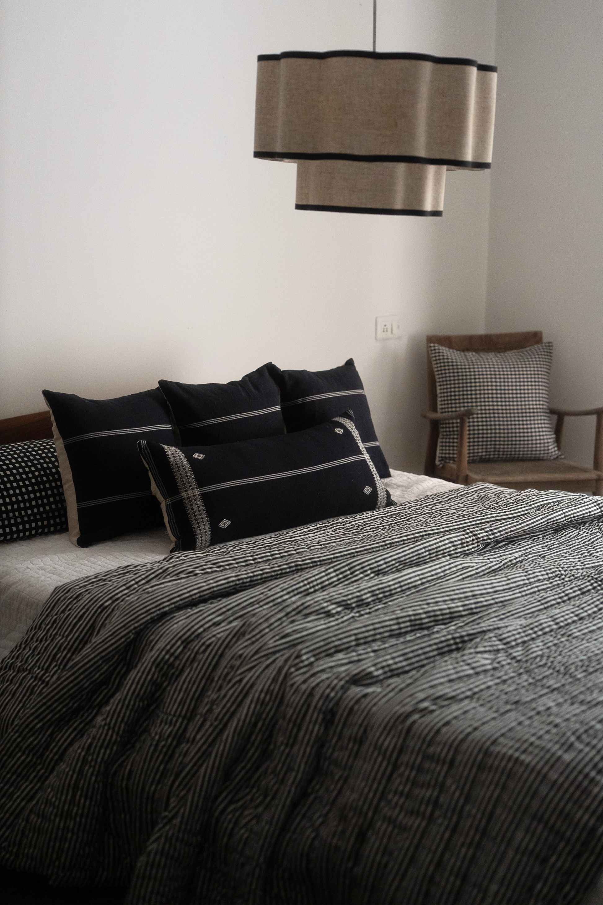 GRAPHITE HANDWOVEN LUMBAR - MONOCHROME