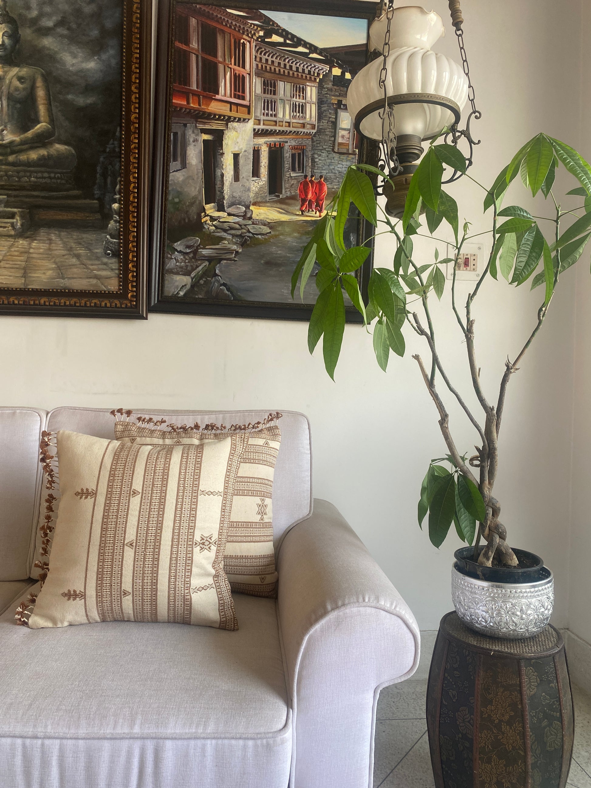 ARATA HANDWOVEN CUSHION - CARAMEL