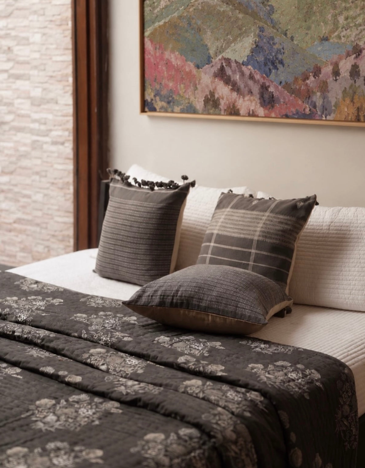 SLATE BOTANICAL PRINT QUILT - GREY