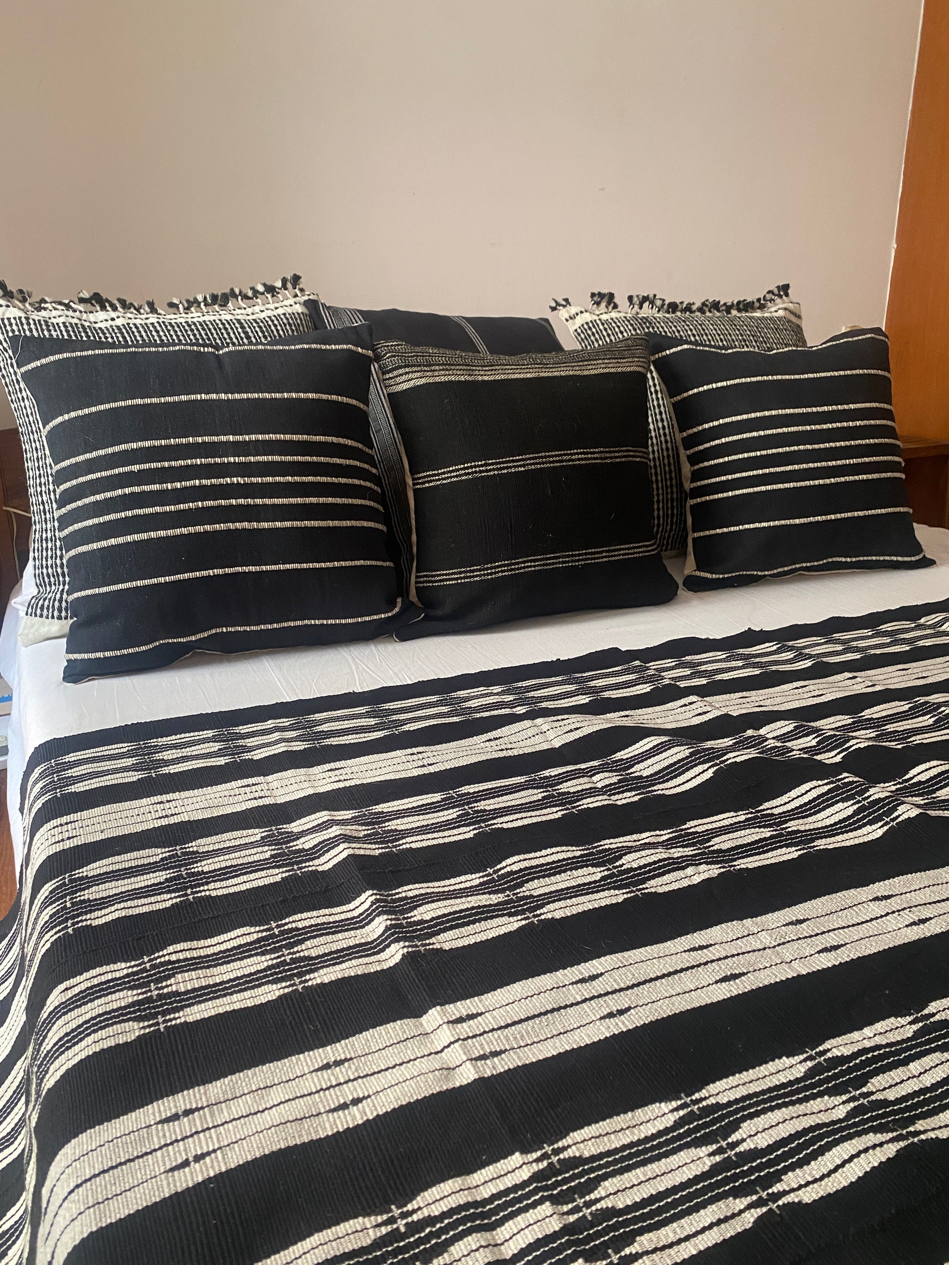 KHAR CUSHION - BLACK AND WHITE