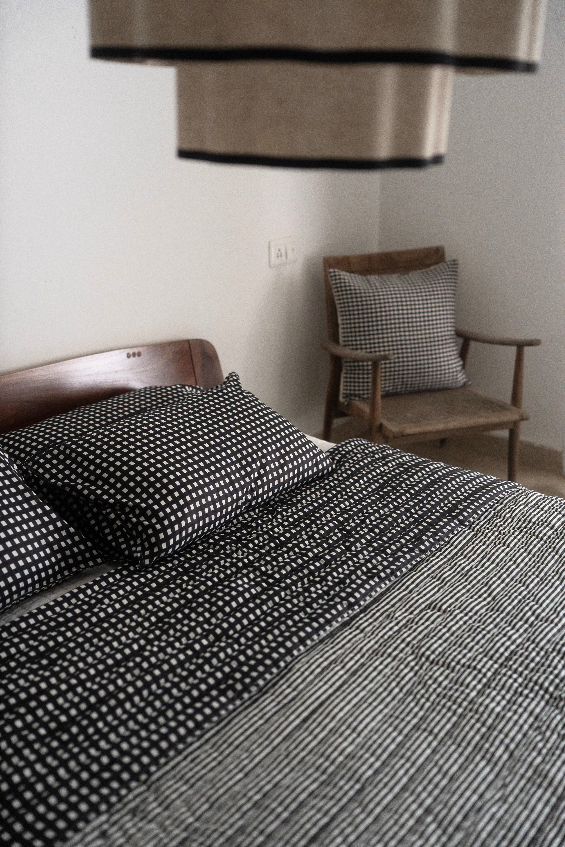 INK CHECK AND STRIPE REVERSIBLE QUILT SET - MONOCHROME
