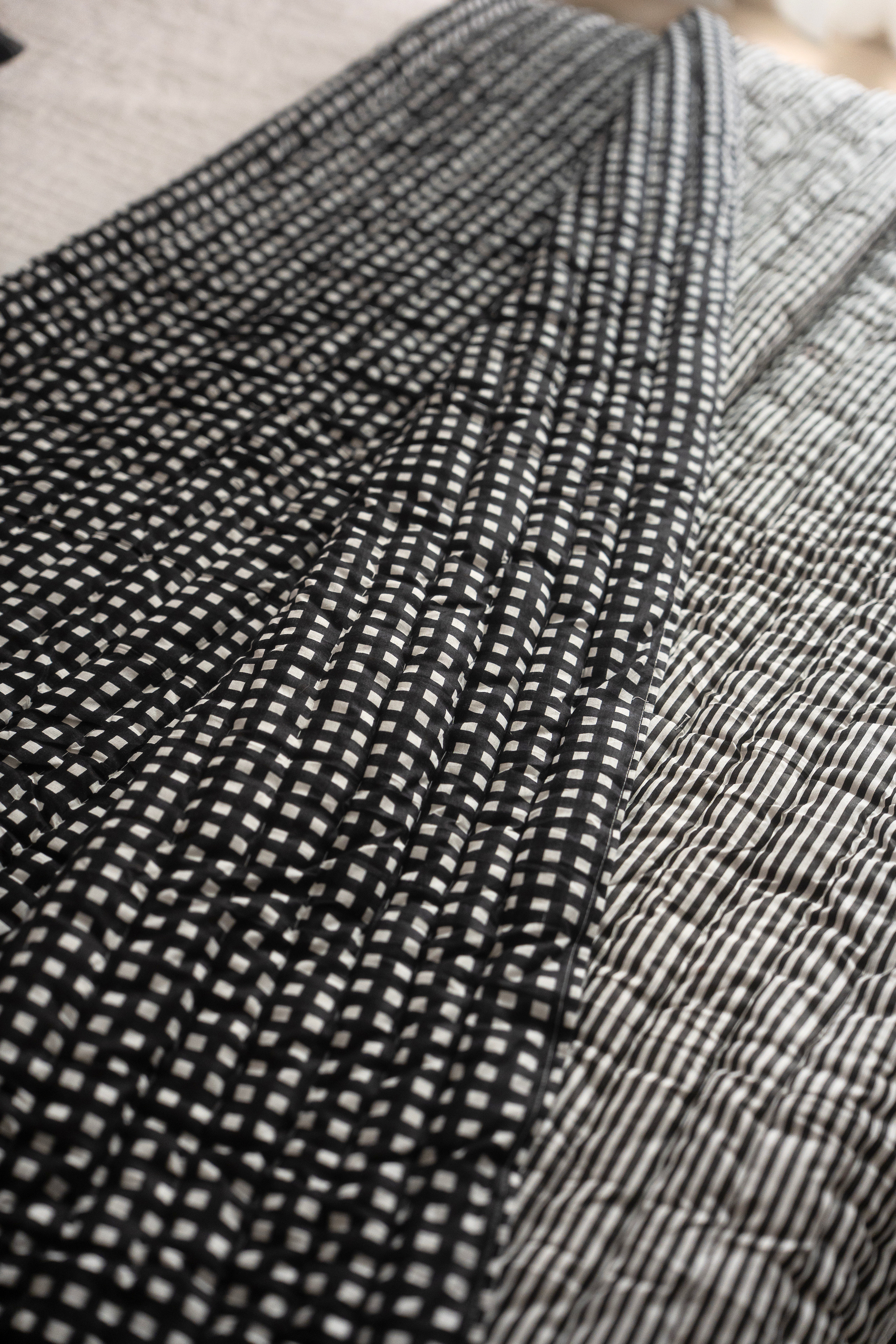 INK CHECK AND STRIPE REVERSIBLE QUILT SET - MONOCHROME