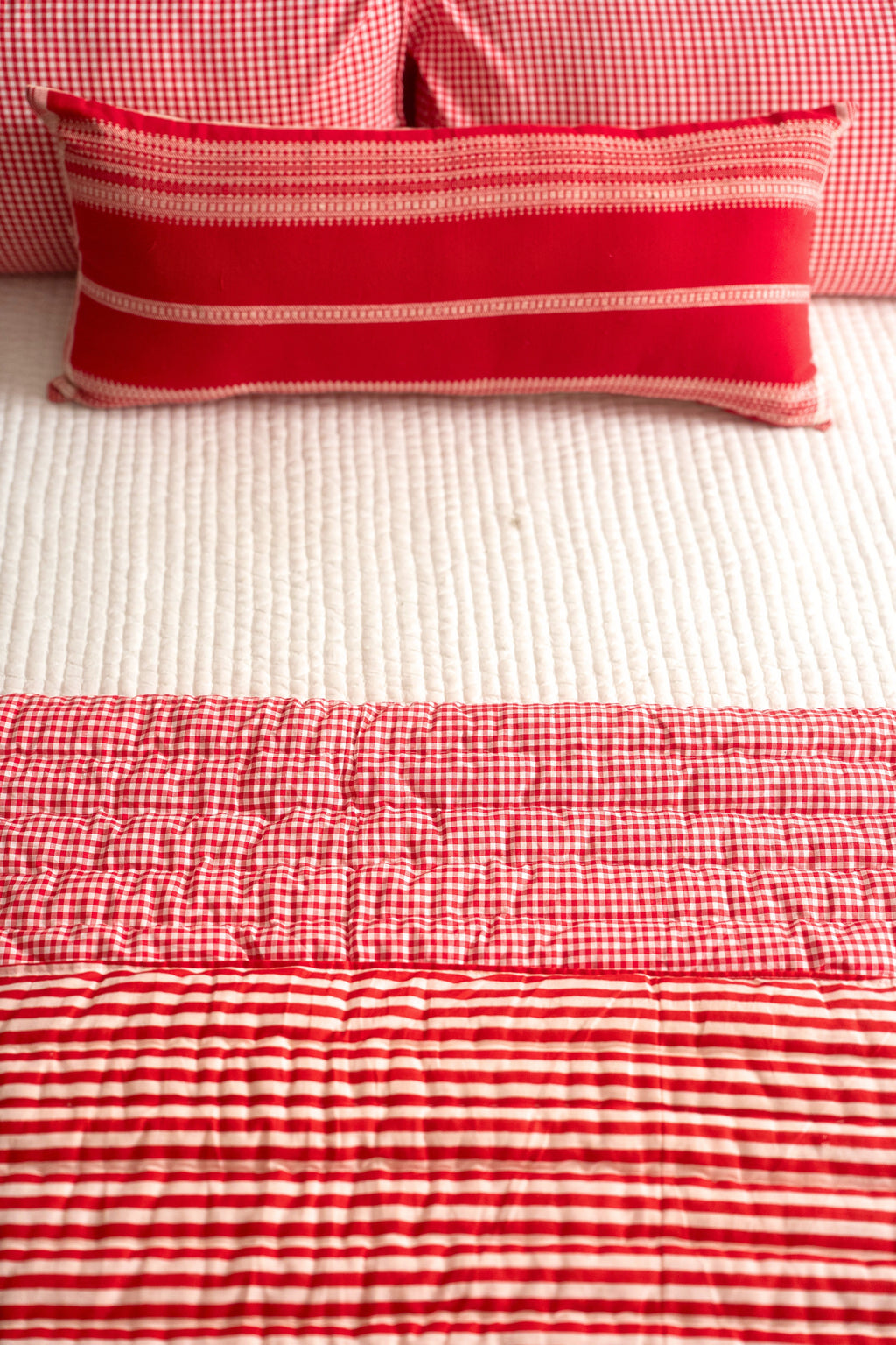 LAC CHECK AND STRIPE REVERSIBLE QUILT SET - RED