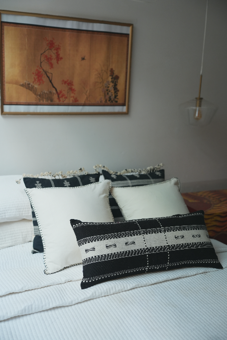 ALP HANDWOVEN LUMBAR - MONOCHROME
