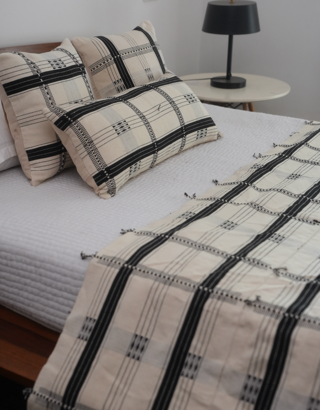 LATTICE HANDWOVEN THROW - MONOCHROME