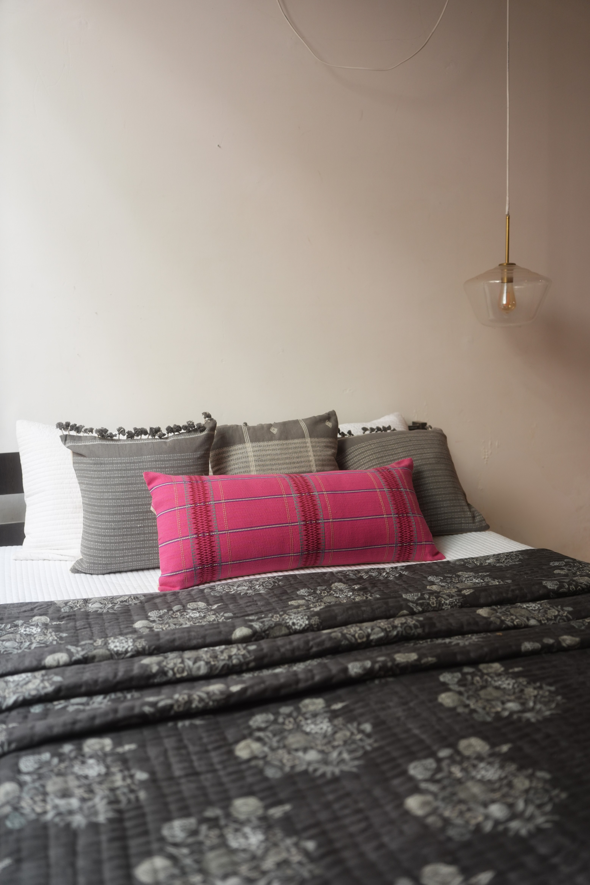 SLATE BOTANICAL PRINT QUILT - GREY