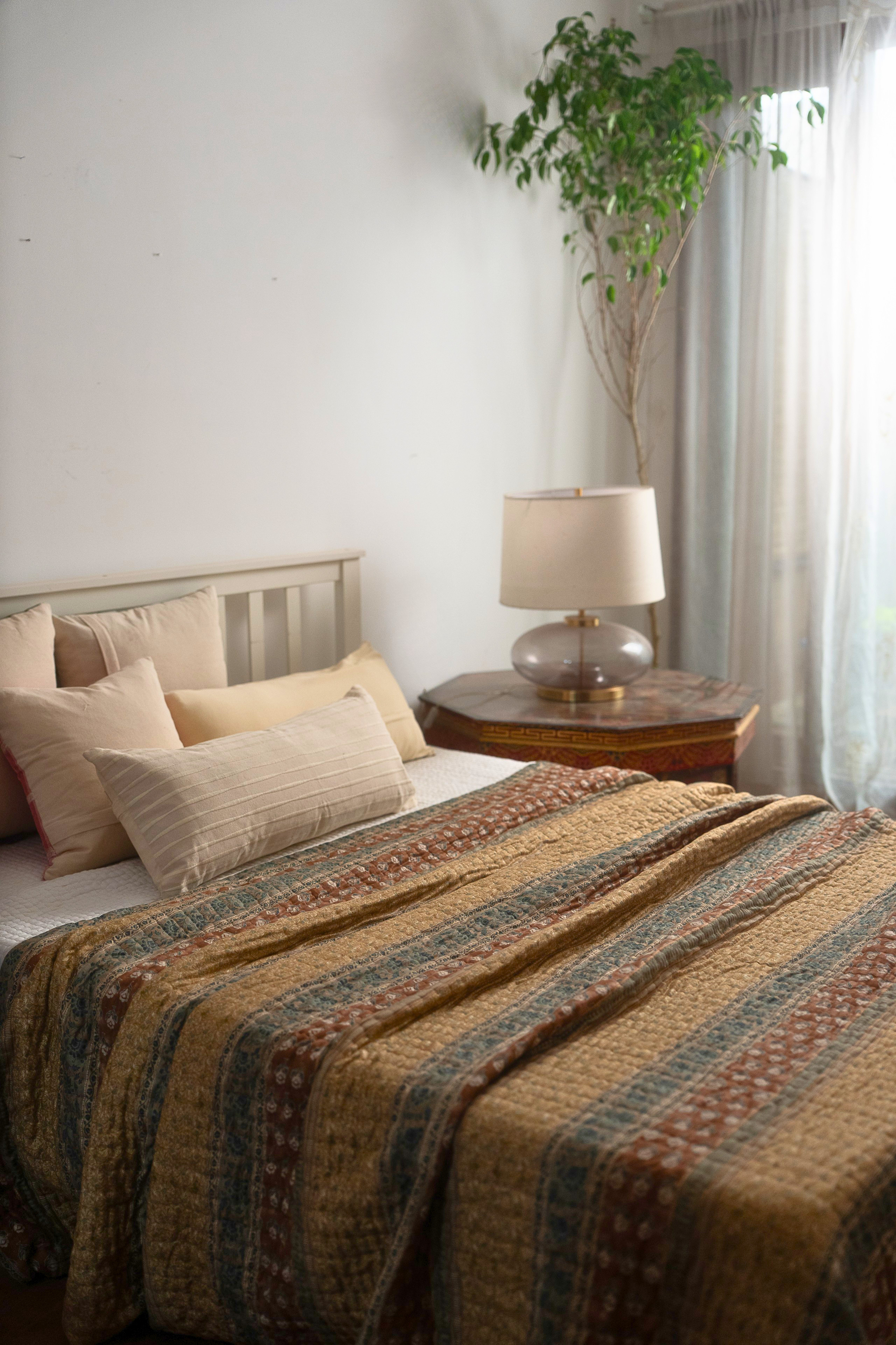 SUNEHRI LIGHT-WEIGHT QUILT - MULTI-COLORED