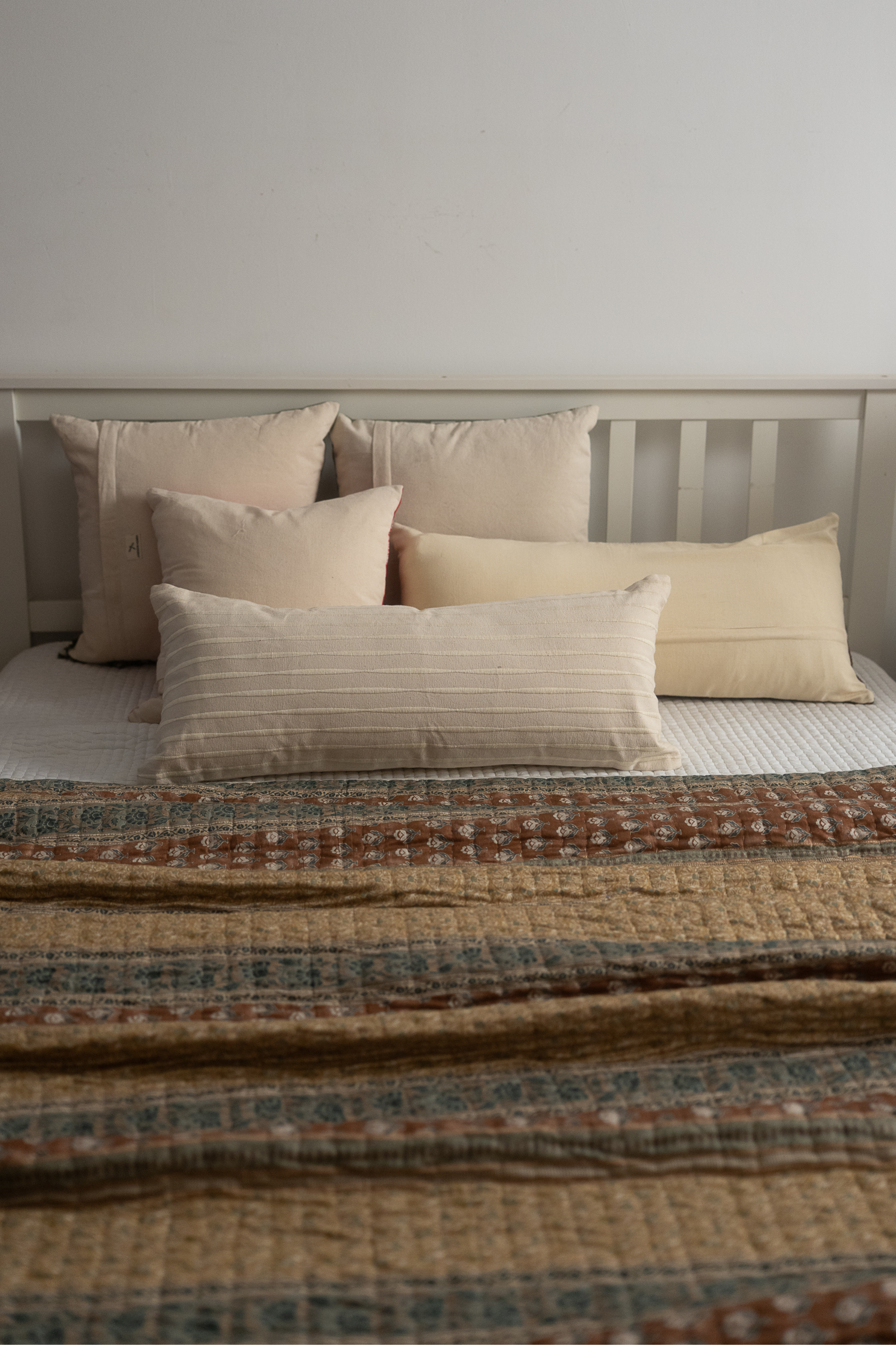 SUNEHRI LIGHT-WEIGHT QUILT - MULTI-COLORED