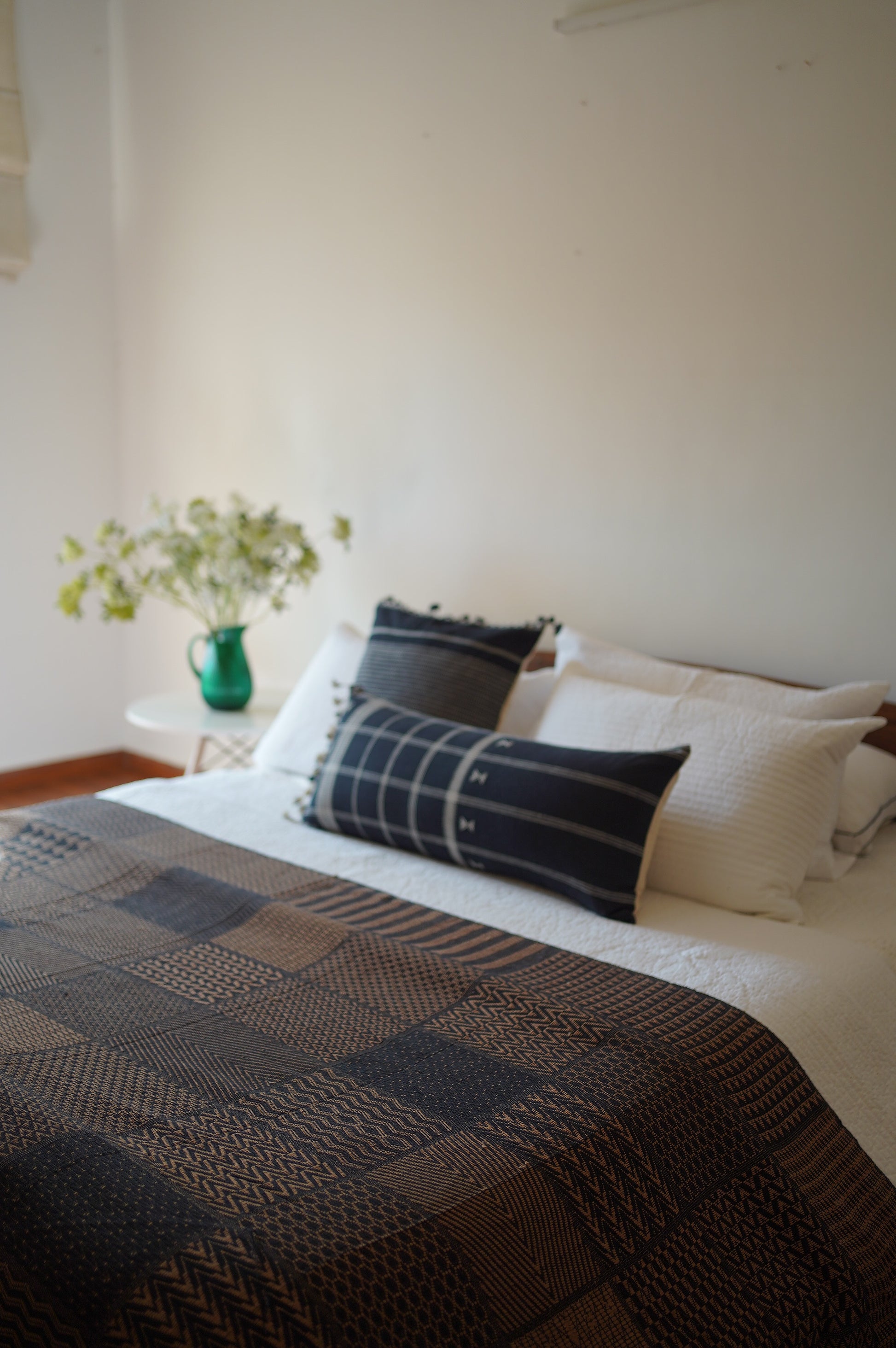 TRUFFLE THROW - CHARCOAL AND BROWN