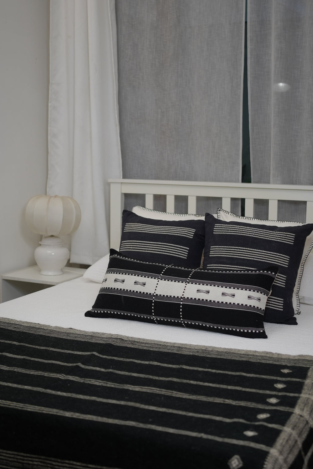 ALP HANDWOVEN LUMBAR - MONOCHROME